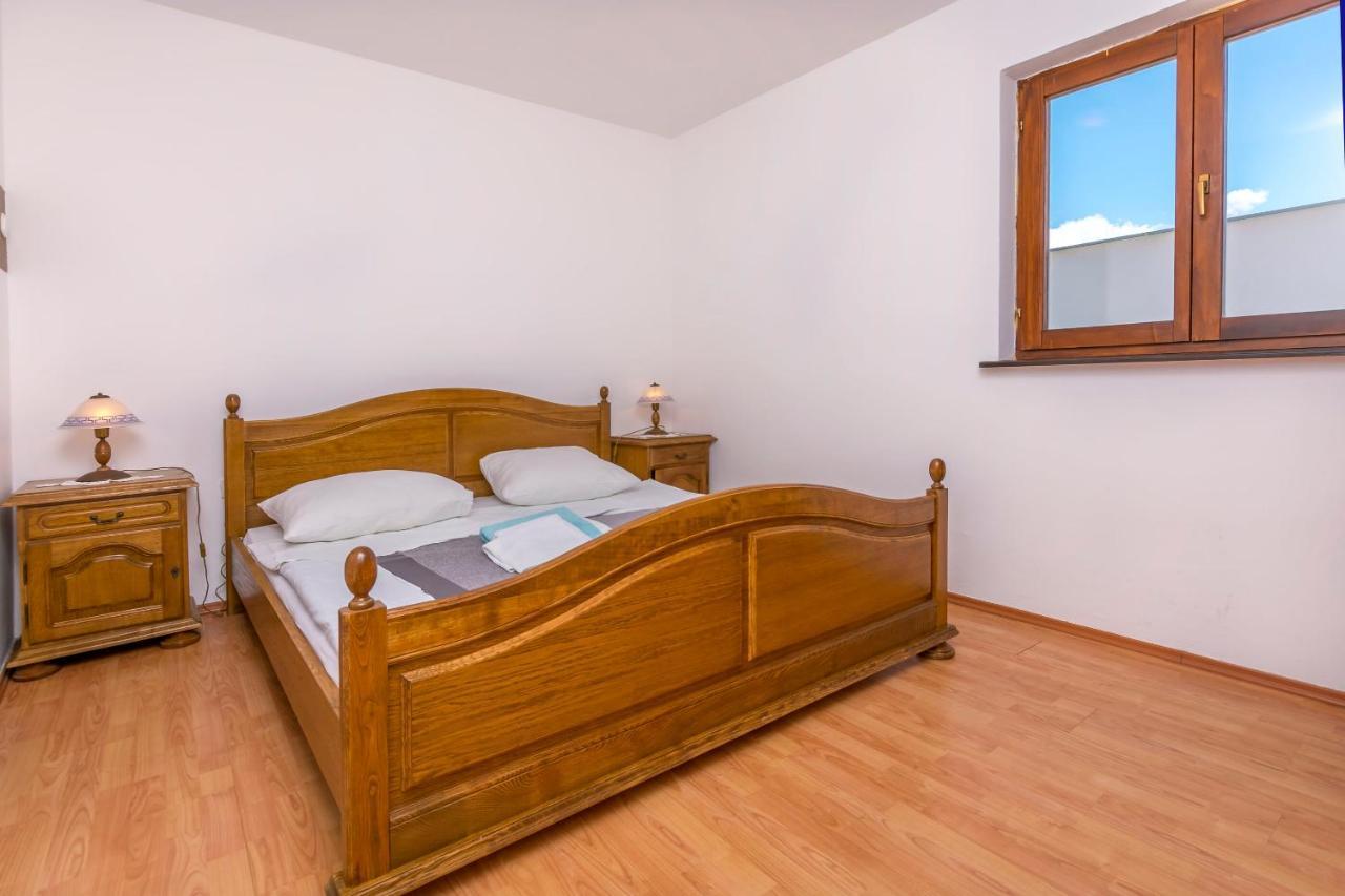 Apartments Ivat 罗戈兹尼察 外观 照片